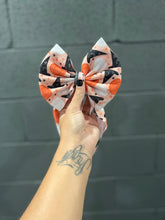 Load image into Gallery viewer, Witches Hats Bow