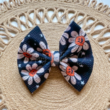 Load image into Gallery viewer, Pumpkin Flowers Bow