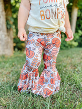 Load image into Gallery viewer, Floral Pumpkins Fabric